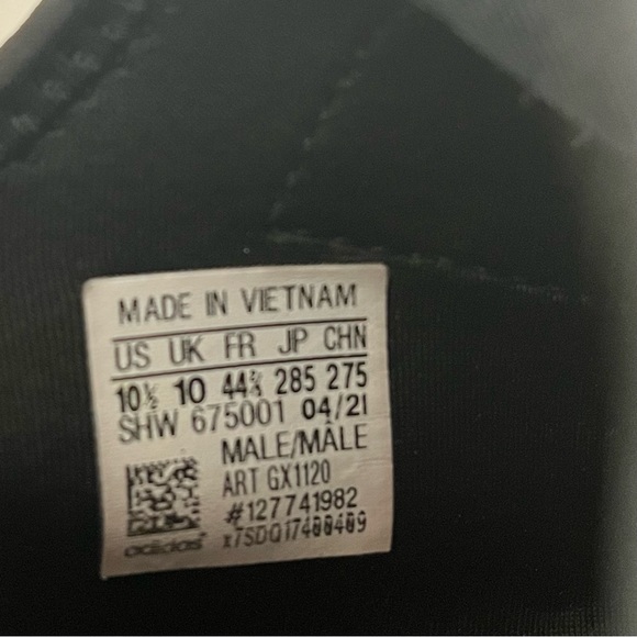 Mens Adidas NMD r1 v2 script - Picture 11 of 11